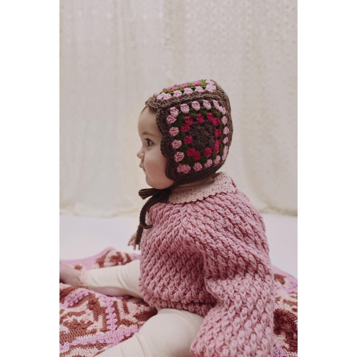 Granny Square Bonnet CECE in Rosette