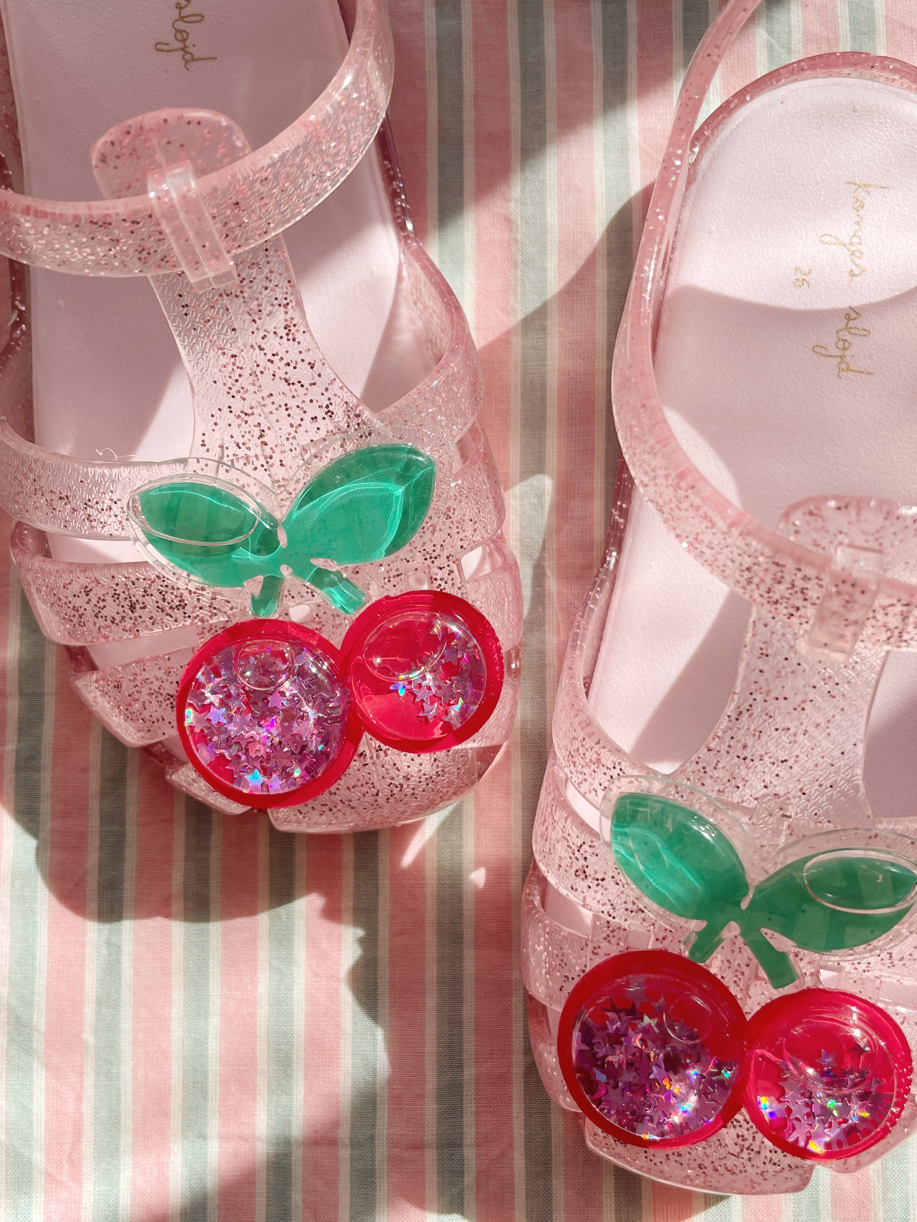 Lilo Sandal in Cherry