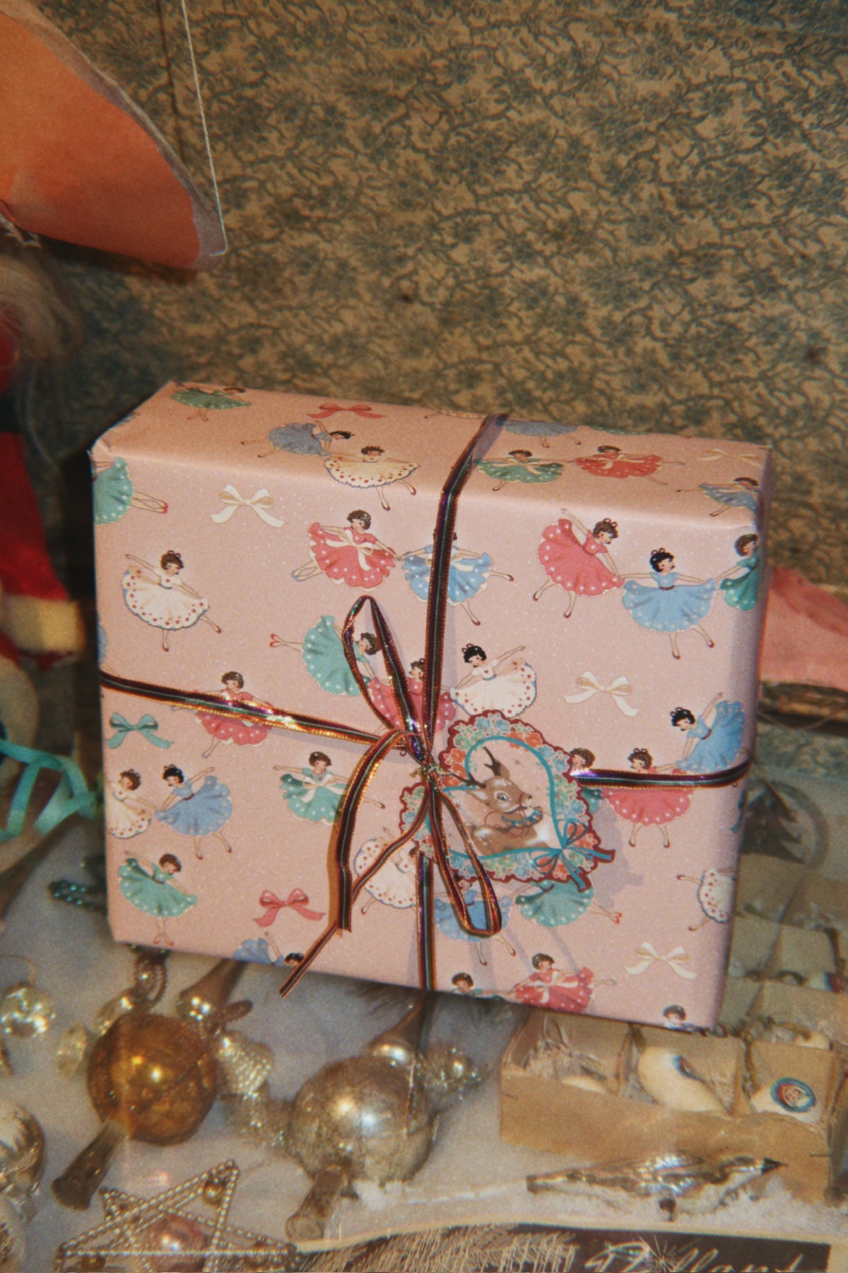 Wrapping Paper in Bow Ballerina Blush