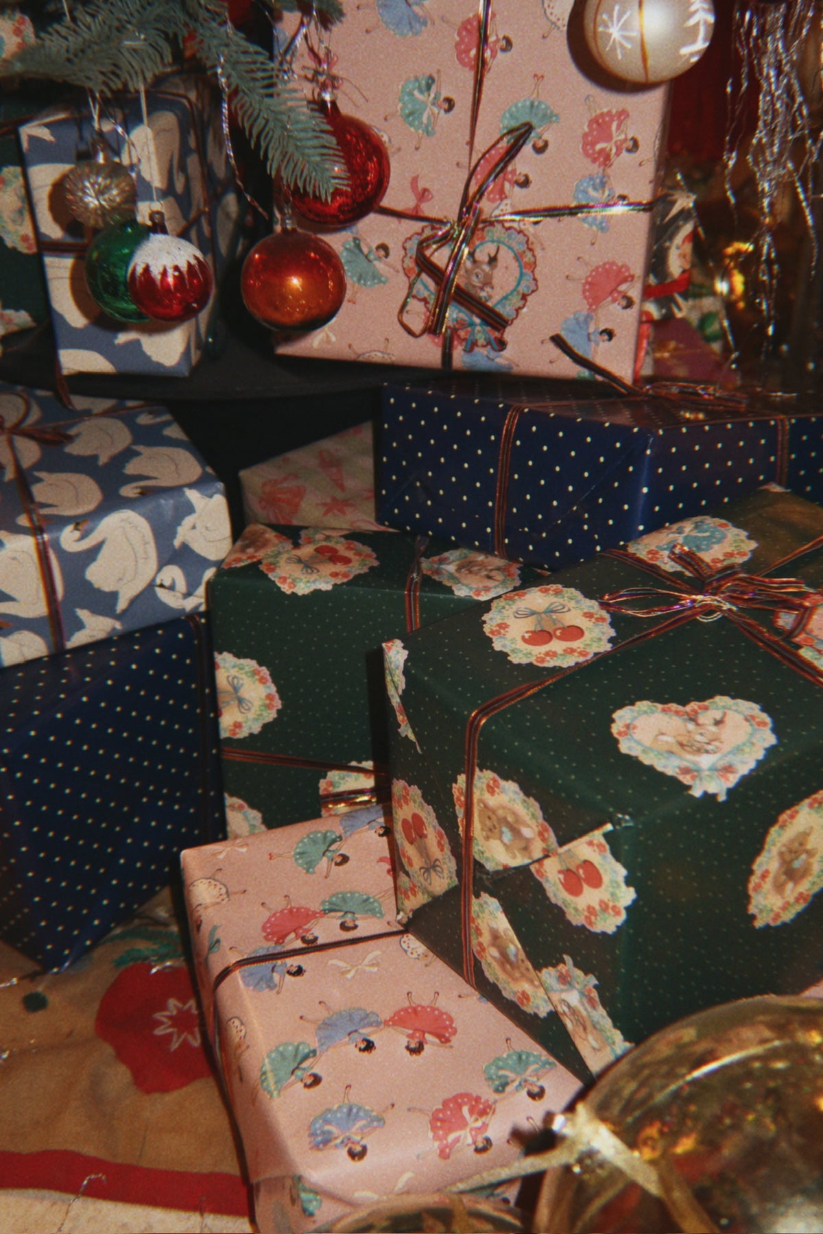 Wrapping Paper in Bow Ballerina Blush