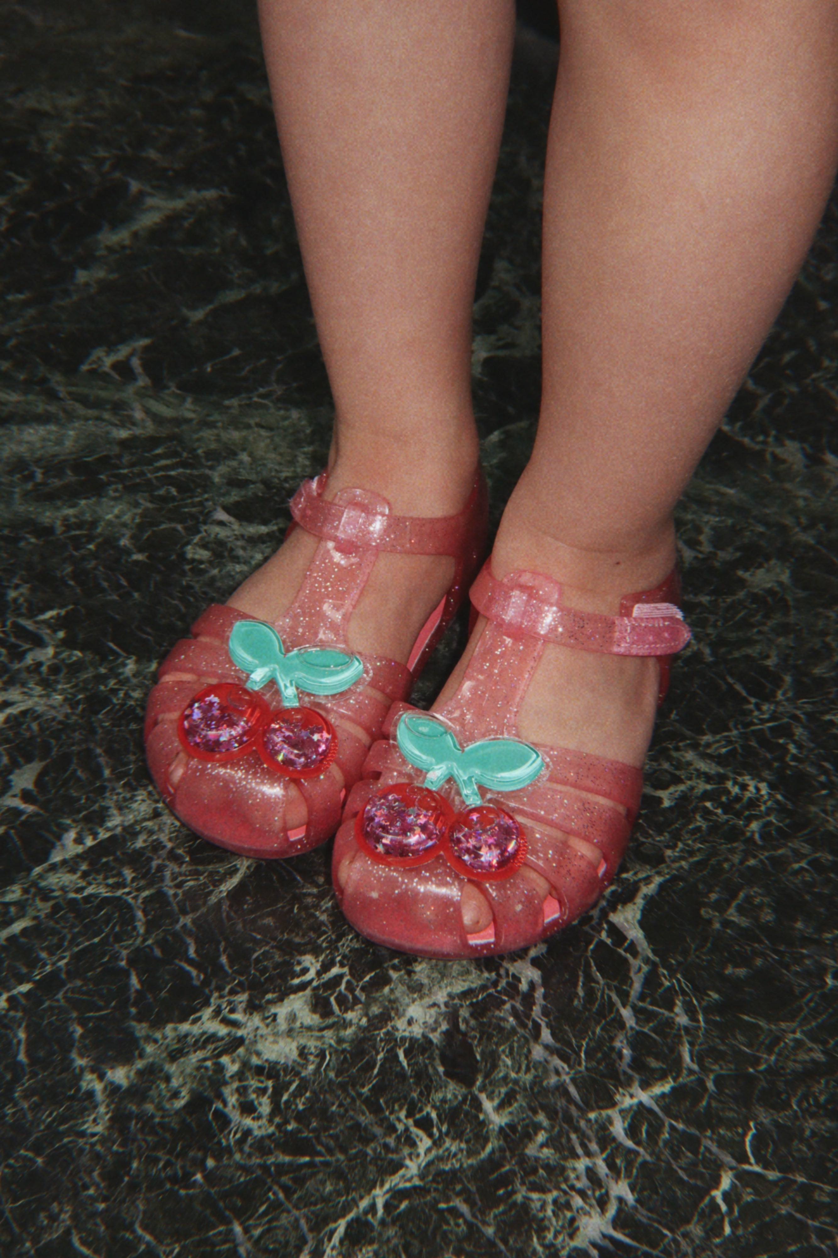 Lilo Sandal in Cherry